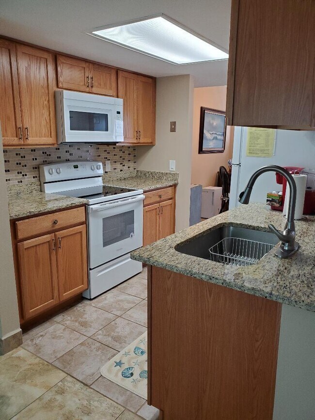 Foto del edificio - 412 Beach Park Ln