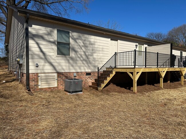 Foto del edificio - 156 Lakewood Ave