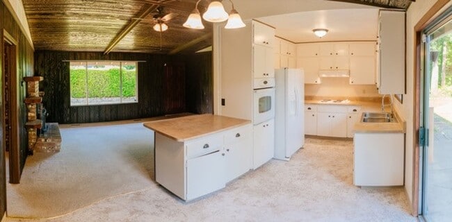 Building Photo - 2134