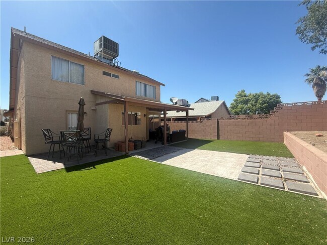 Foto del edificio - 817 Schooner Dr