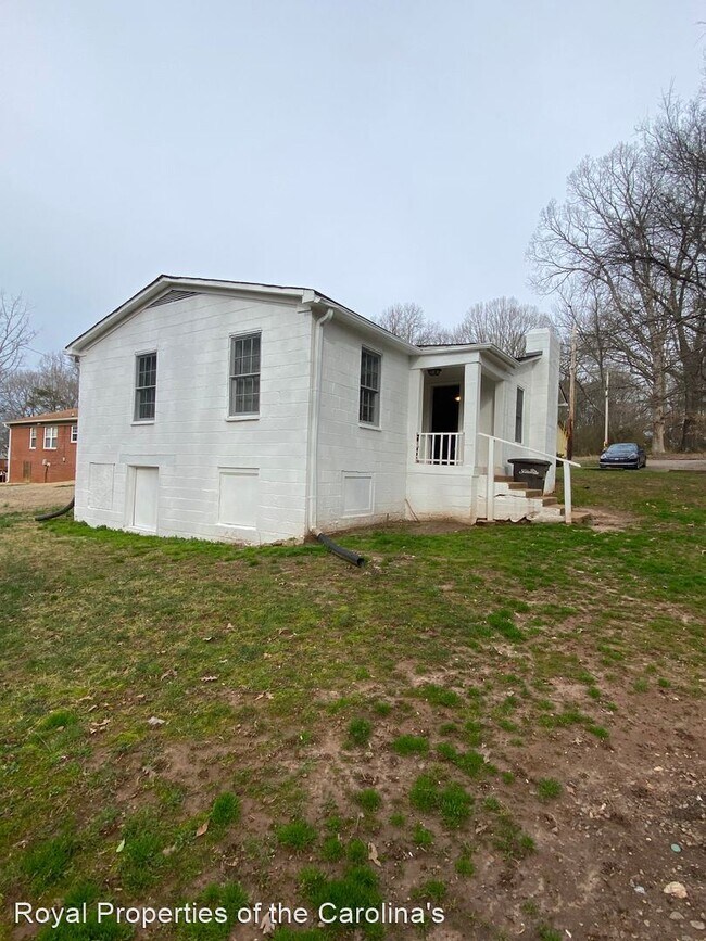 Foto del edificio - 2 br, 1 bath House - 914 Ivey Lane