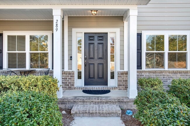 Building Photo - New Rental Now Available!