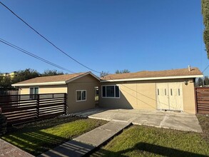 Building Photo - 211 Shiloh Rd