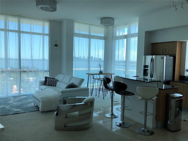 Building Photo - 7900 Harbor Island Dr