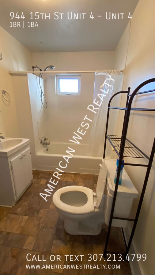 Building Photo - 944 15th St