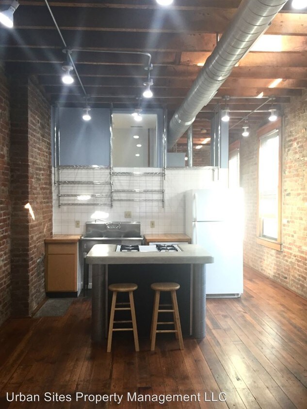 Primary Photo - 1227 Walnut St