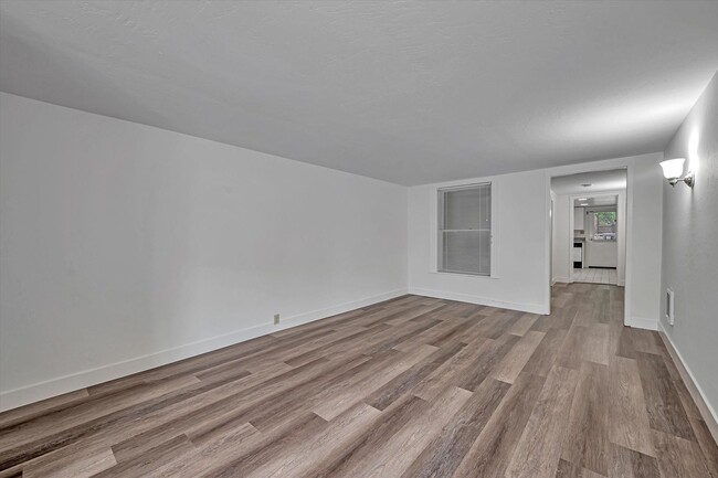 Building Photo - 1340 12th Ave
