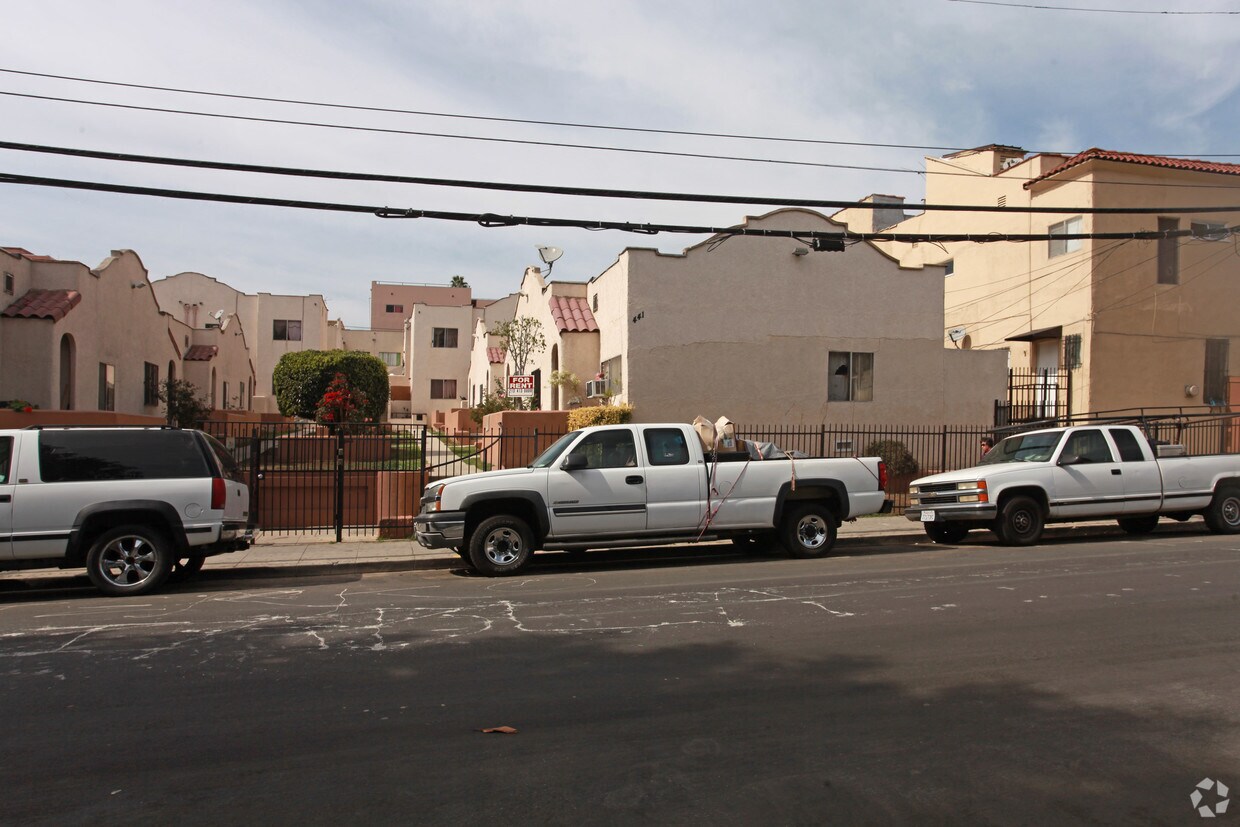 Foto del edificio - 441-449 3/4 S Burlington Ave