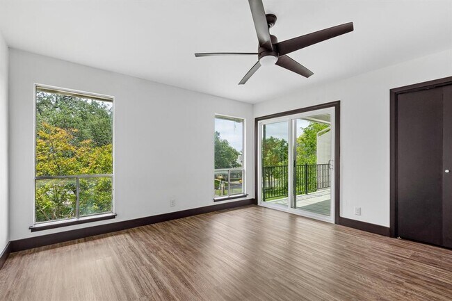 Building Photo - 100 Lido Cir