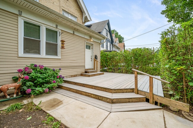 Building Photo - 6344 Phillips Ave