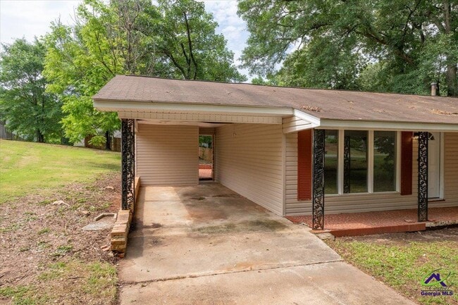 Building Photo - 308 Juniper Rd