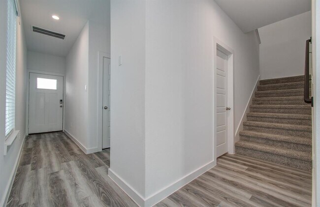 Building Photo - 12318 Churchill downs Dr