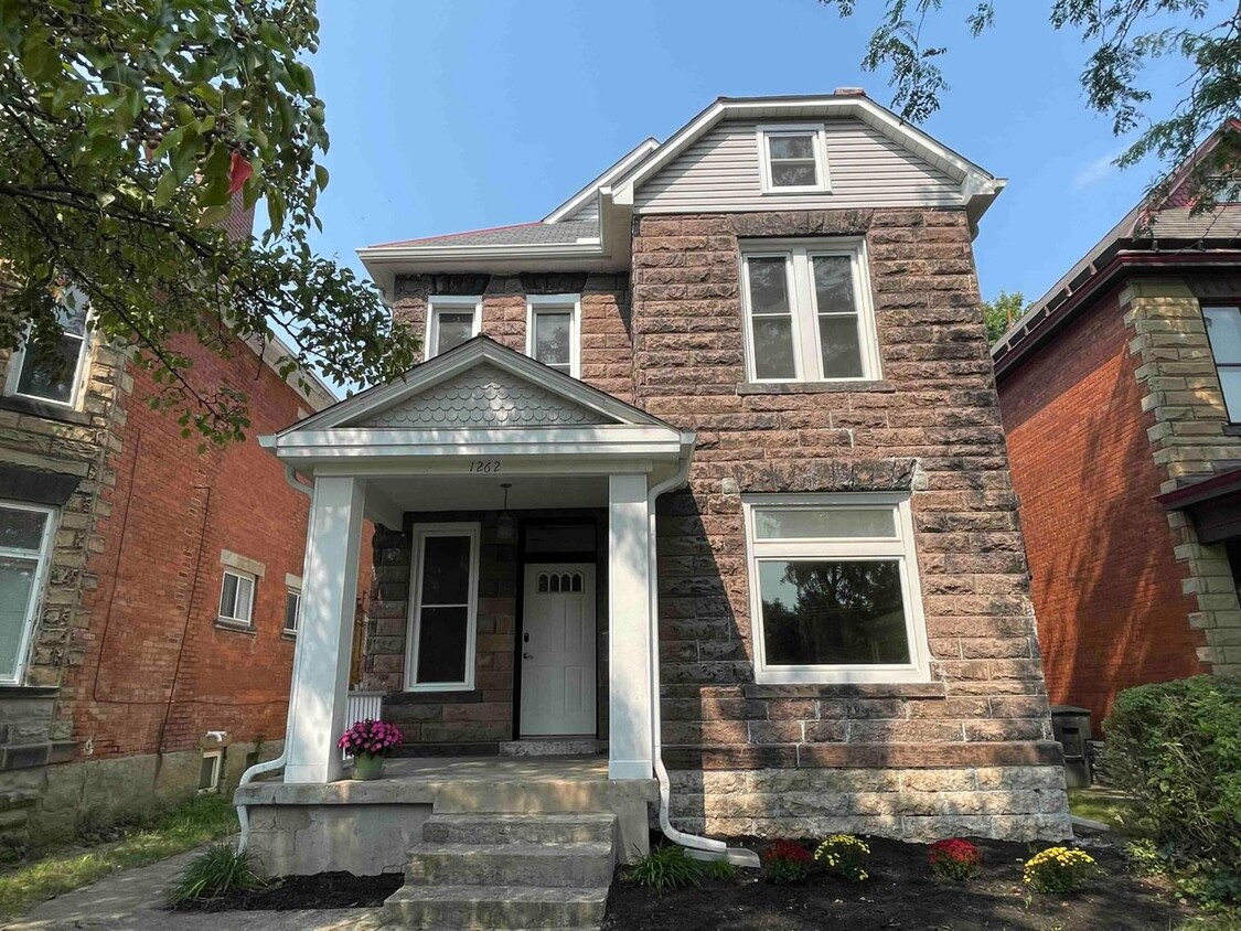 Primary Photo - 1262 Bryden Rd