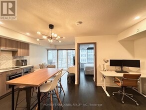 Building Photo - 19 Bathurst St