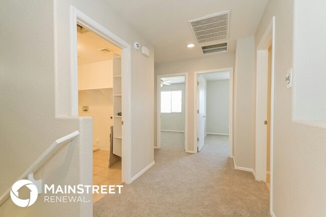 Building Photo - 10559 E Pleasant Pasture Dr