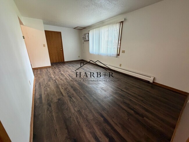 Building Photo - Hayfield Greens