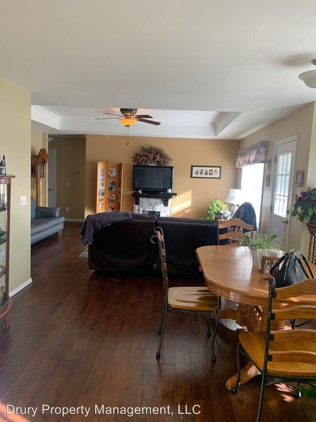 Building Photo - 3 br, 3 bath House - 608 E. Baldknobber St
