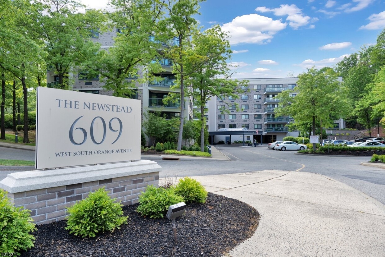 Foto principal - 609 W South Orange Ave