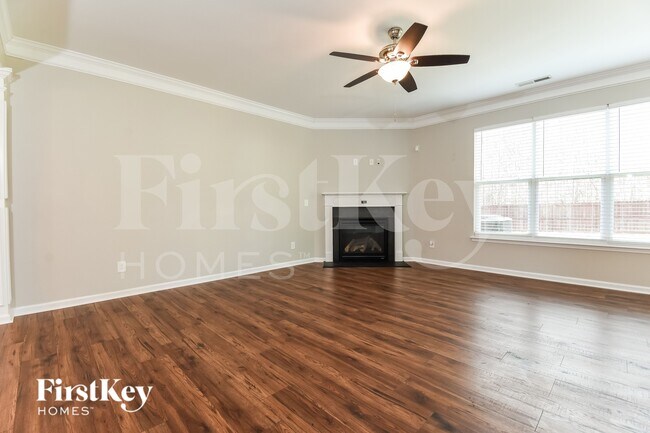 Foto del edificio - 2814 Chari Park Ln