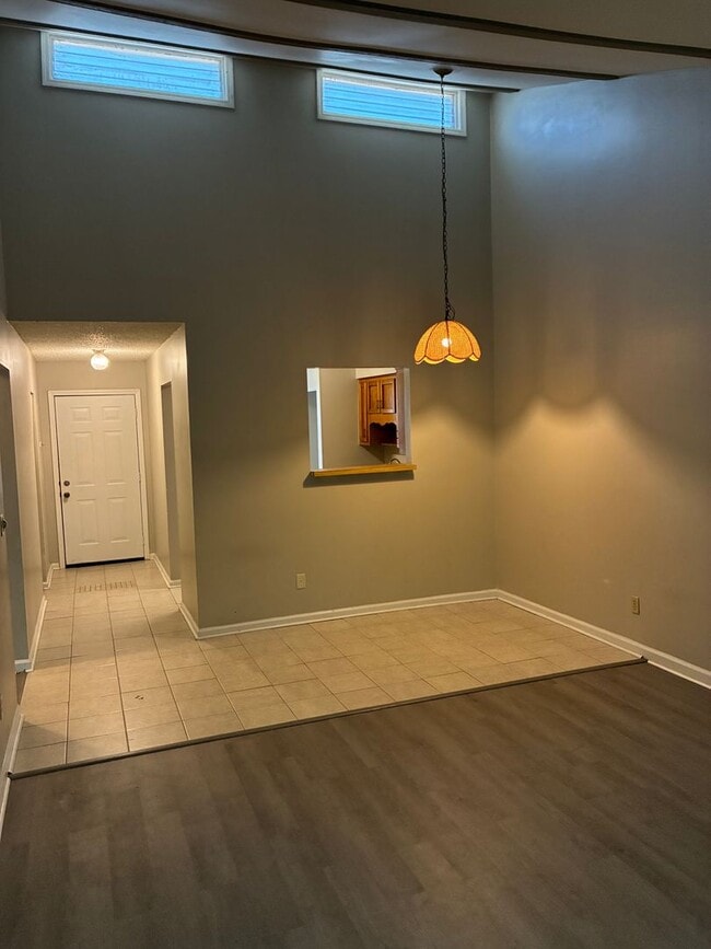 Building Photo - 415 Admiral's Walk Dr