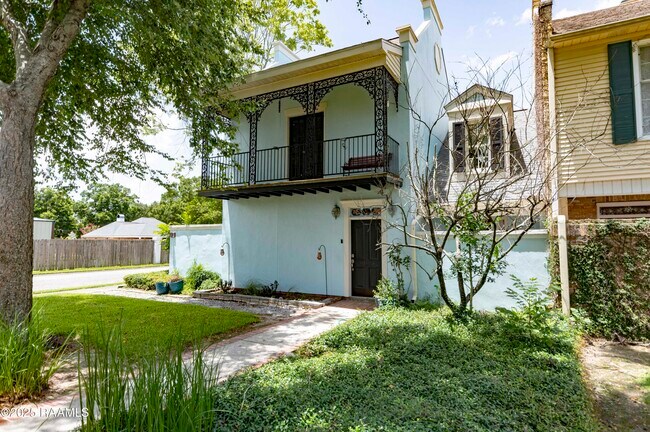 Foto del edificio - 211 Ursuline St