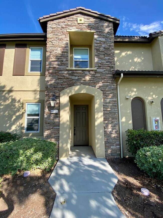 Foto del edificio - Executive and Upgraded 3-Bedroom Townhome in South Temecula!