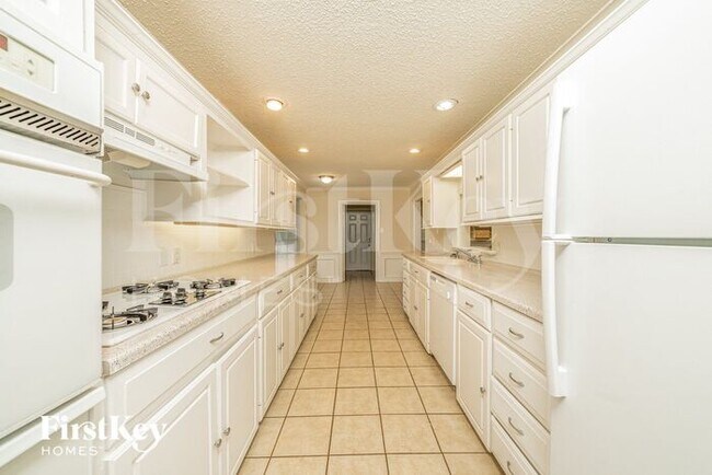 Building Photo - 3102 Pecan Ln