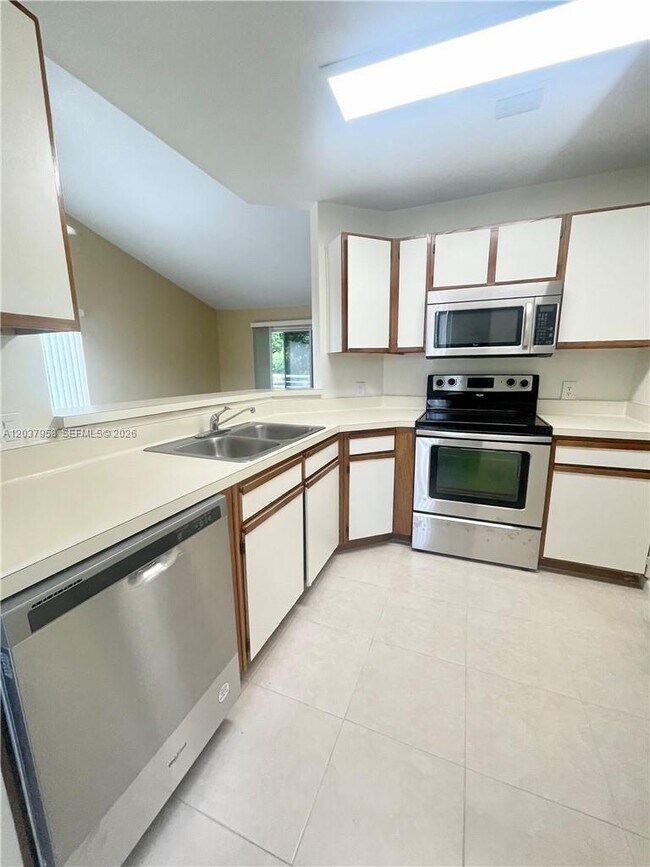 Foto del edificio - 3429 NW 44th St