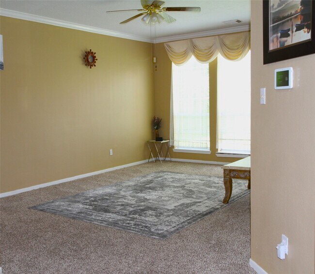 Foto del edificio - 1235 Deer Ridge Dr