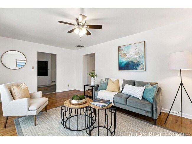 Photo - 960 W 70th Pl Apartment