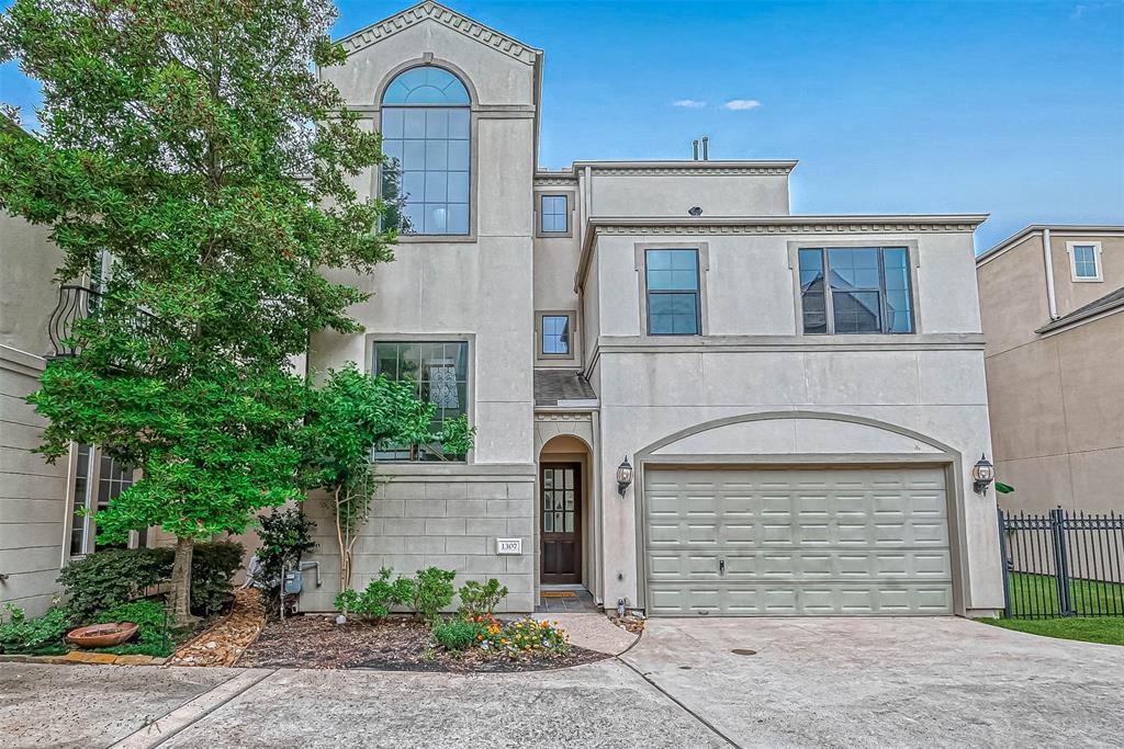 Primary Photo - 1307 Riverine Ct