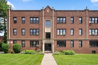 Building Photo - 6 Highland St