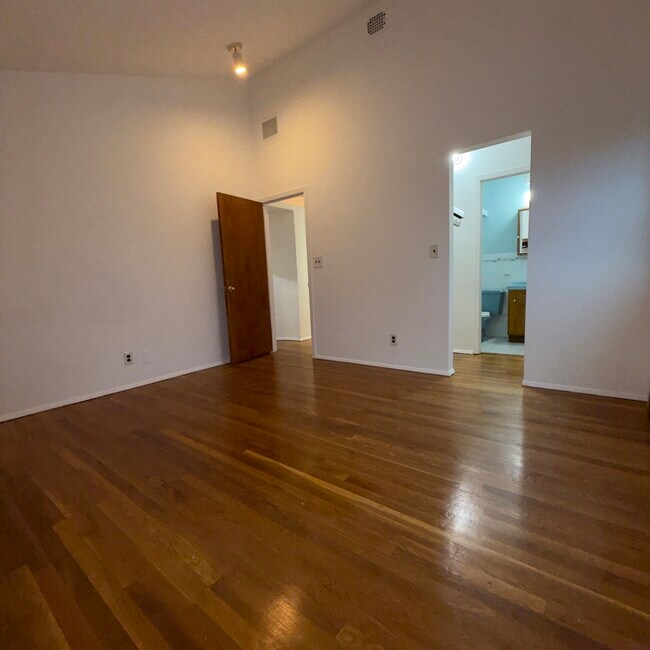 Foto del edificio - 91 Firwood Rd
