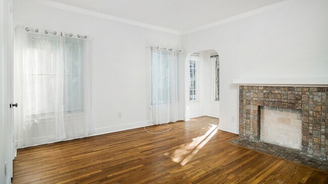 Building Photo - 933 Ocean Ave