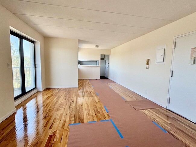 Foto del edificio - 145-18-145-34 34th Ave