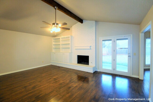 Building Photo - 916 N Blackwelder Ave