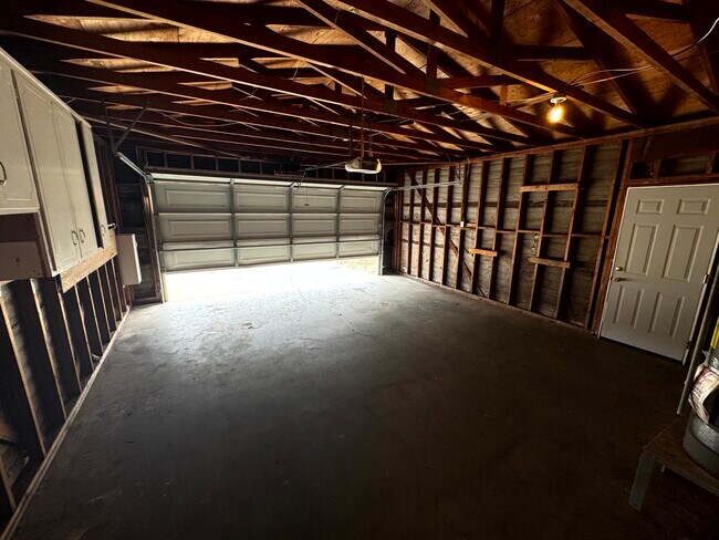 Foto del edificio - 487 Larson Ct