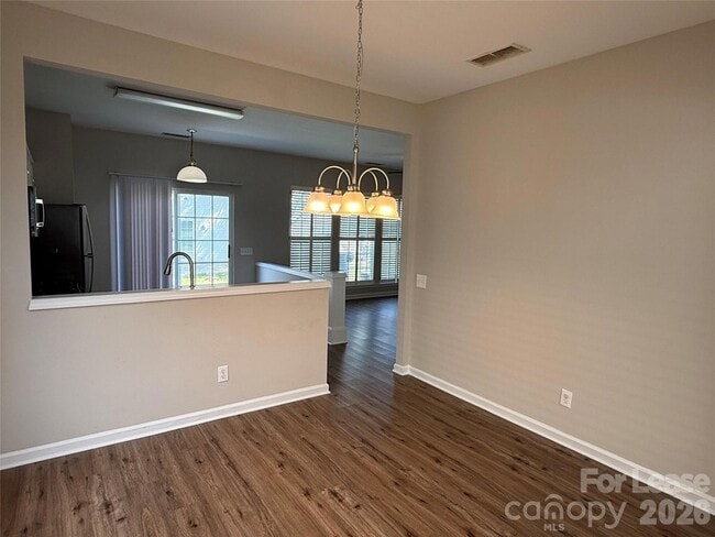 Building Photo - 3319 Mannington Dr