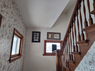 Building Photo - 484 US-93