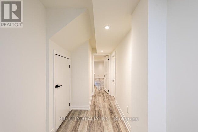 Building Photo - 32 Conchita St