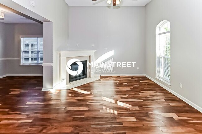 Building Photo - 3 Bedroom Pet-Friendly Home in Memphis, TN with Main Street Renewal