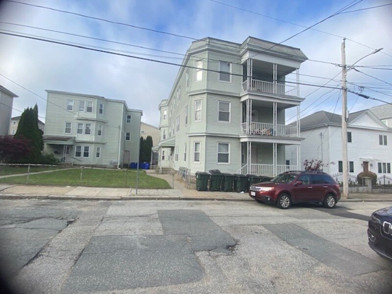 123 Barnes St Unit 1, Fall River, MA 02723 Condo for Rent in Fall