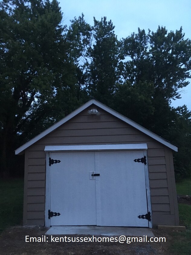 Shed with workbench and electric - 47 Clark Street