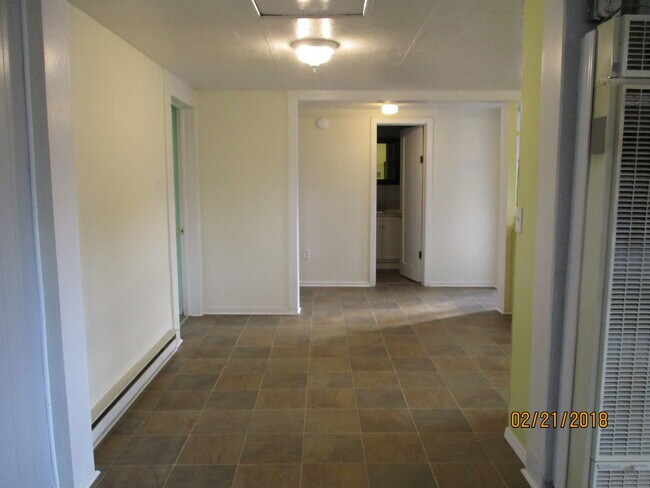 Foto del edificio - Older 3/1 home in Sutherlin