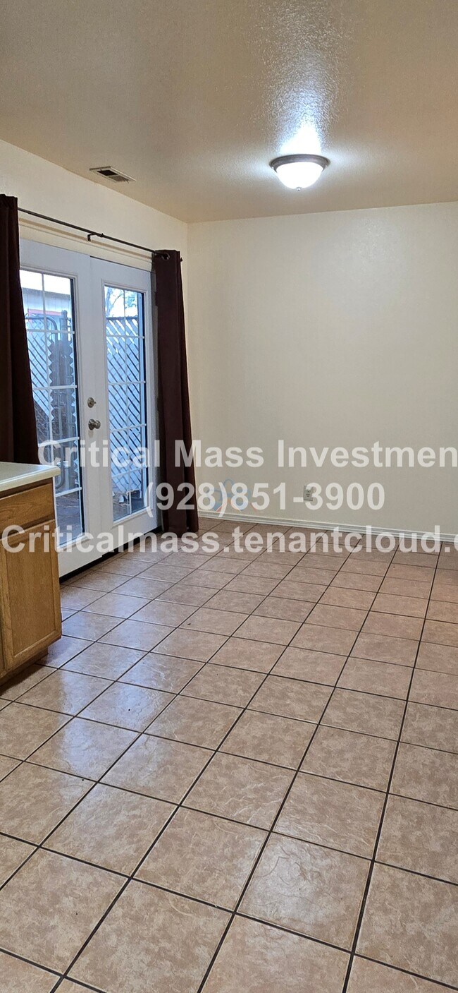 Foto del edificio - 2202 E 1st Ave