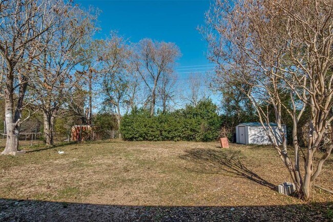Foto del edificio - 1701 Merrywood Way