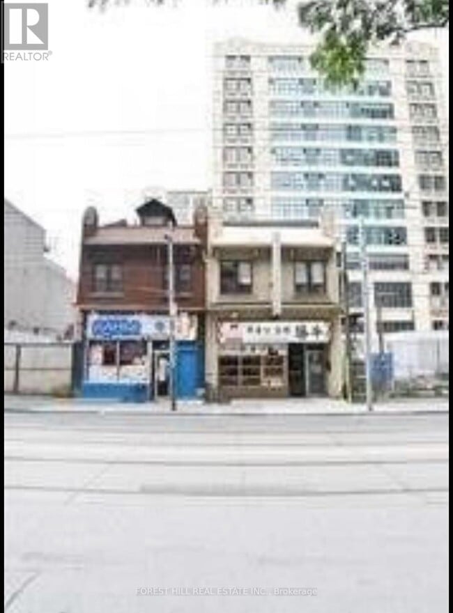 Building Photo - 132 Dundas St E