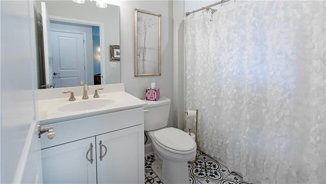 Building Photo - 5687 Villa Crest Dr