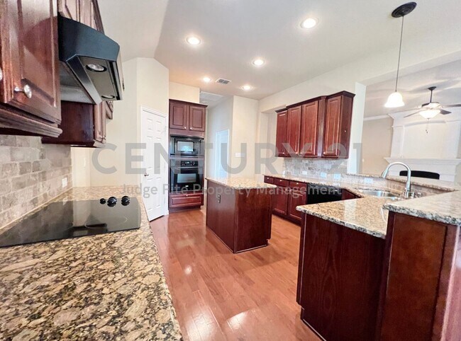 Building Photo - Well Maintained 3/2/3 in Fort Worth For Rent!