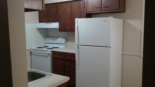 Building Photo - 4015 Burchfield Dr
